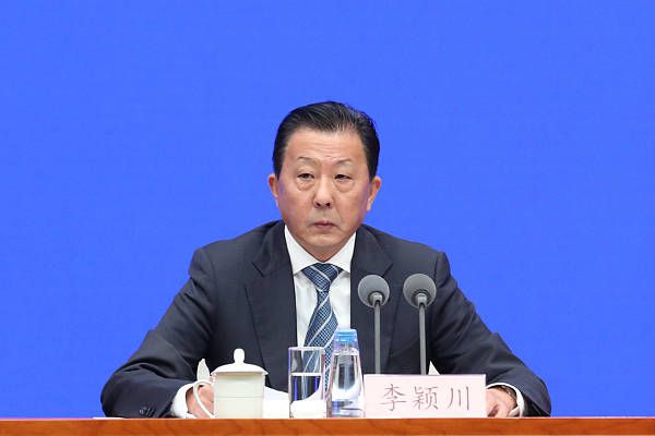 穆里尼奥表示：“年轻球员刚进入一线队时，面临不同的工作方式。